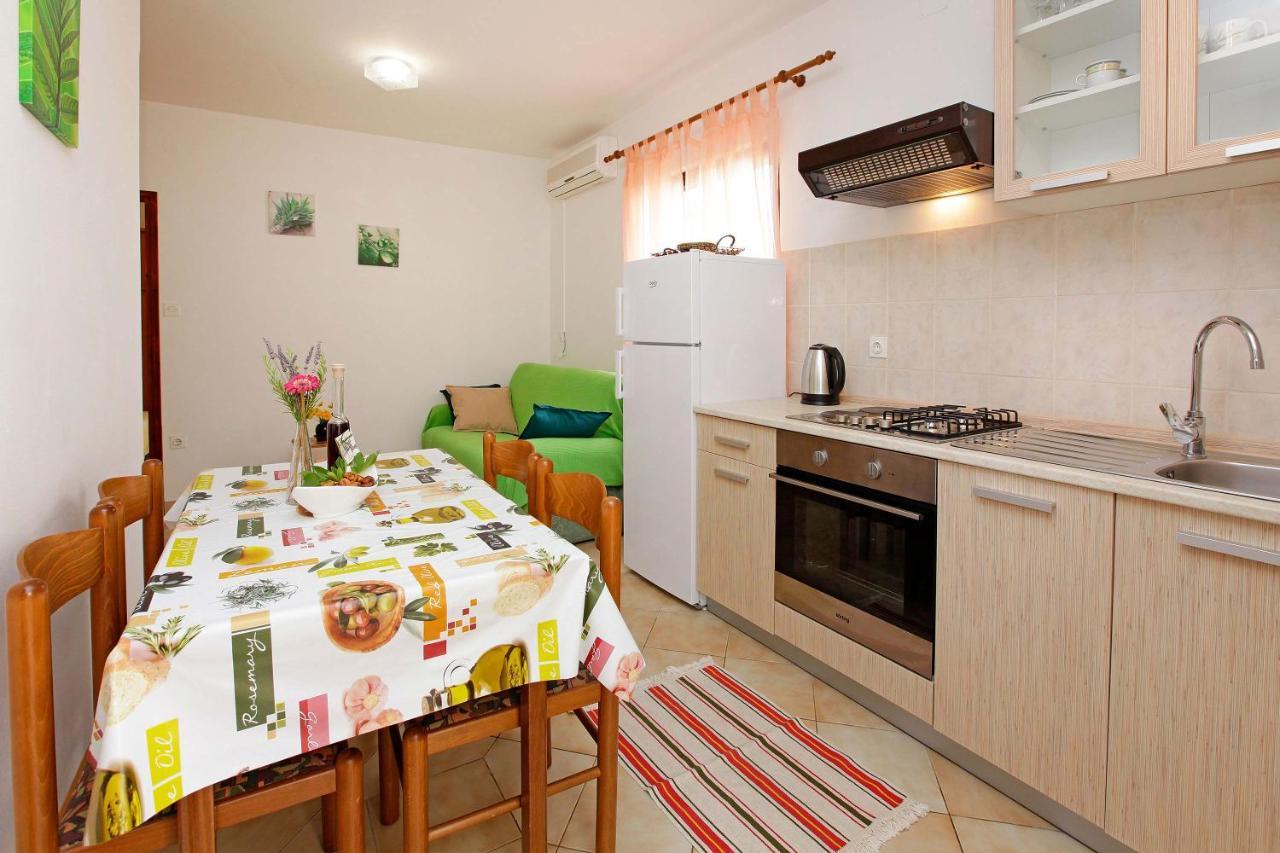 Apartmani Doro Vela Luka Ngoại thất bức ảnh