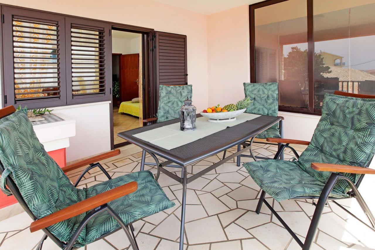 Apartmani Doro Vela Luka Ngoại thất bức ảnh